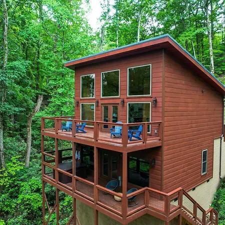 New Cozy Mountain Cabin Hot Tub Near Downtown